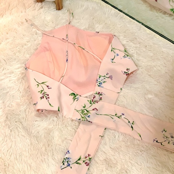 Baby Pink Floral Top, Tied Back. - Picture 3 of 3